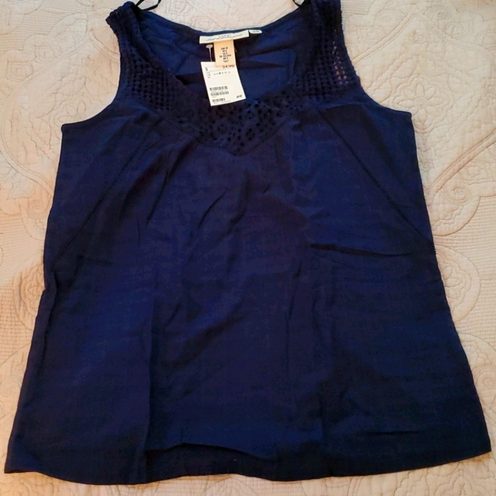 Sleeveless blouse